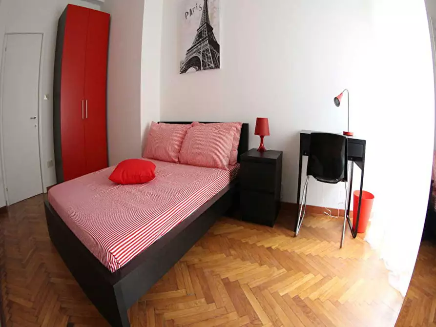 Immagine 1 di Camera in affitto  in Via Felice Casati a Milano