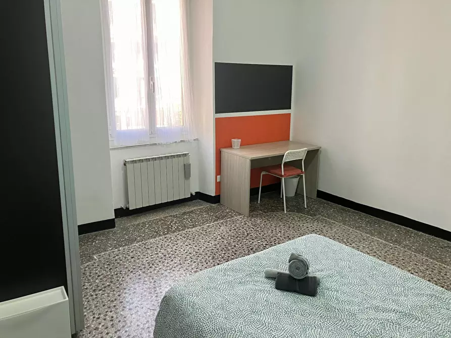 Immagine 1 di Camera in affitto  in Salita Piano di Rocca a Genova