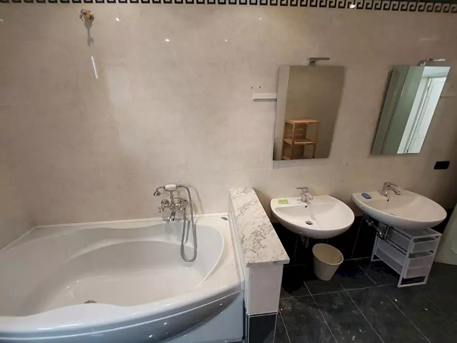 Immagine 7 di Camera condivisa in affitto  in Via Giuseppe La Farina a Firenze