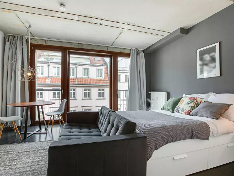 Immagine 8 di Appartamento in affitto  in Linienstraße a Berlin