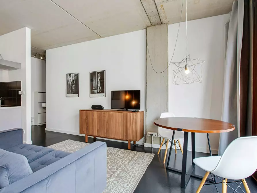 Immagine 6 di Appartamento in affitto  in Linienstraße a Berlin