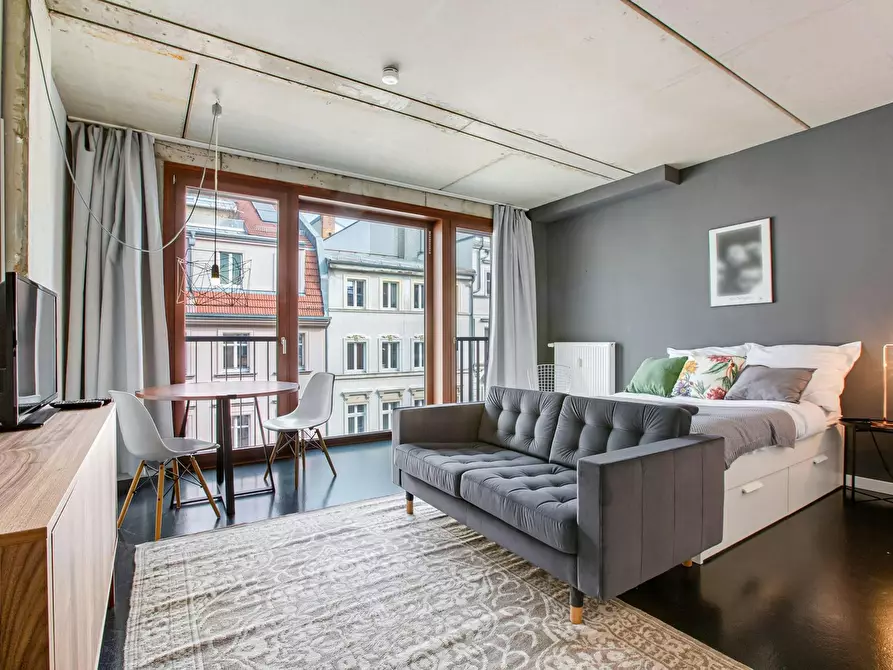 Immagine 2 di Appartamento in affitto  in Linienstraße a Berlin
