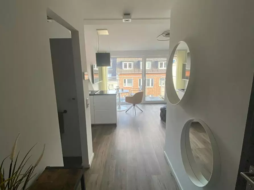 Immagine 2 di Appartamento in affitto  in Brunnenstraße a Düsseldorf