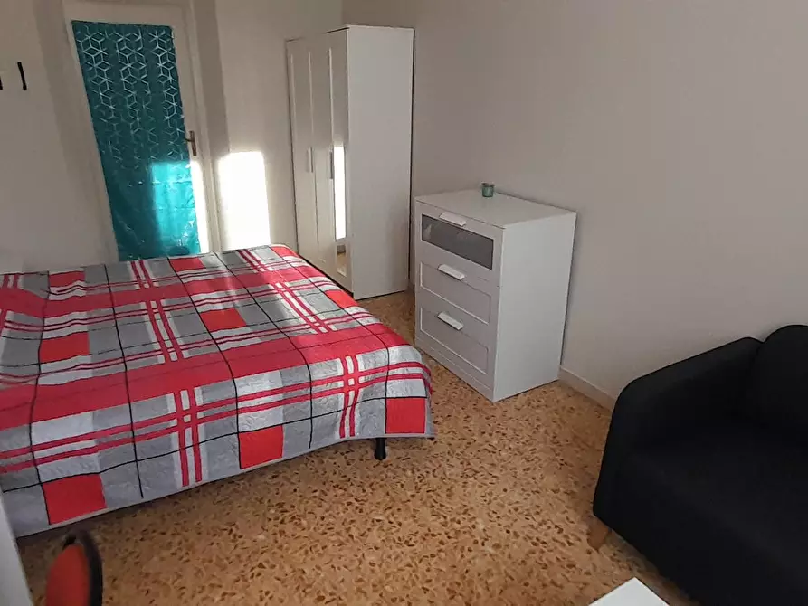Immagine 2 di Camera in affitto  in Via Paolo Toscanelli a Firenze