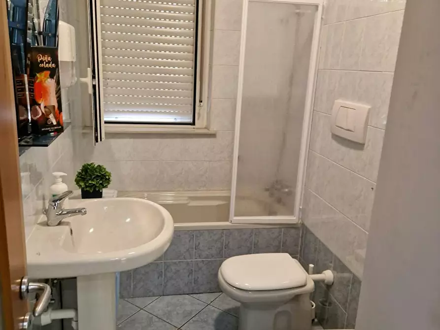 Immagine 10 di Camera condivisa in affitto  in Via Plava a Torino