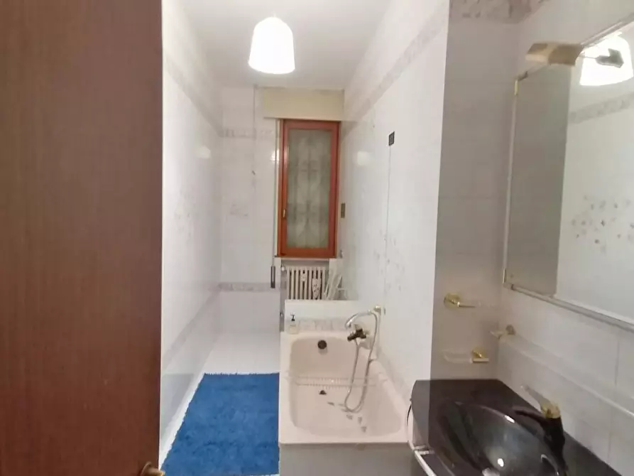 Immagine 10 di Camera condivisa in affitto  in Via Montello a Padova