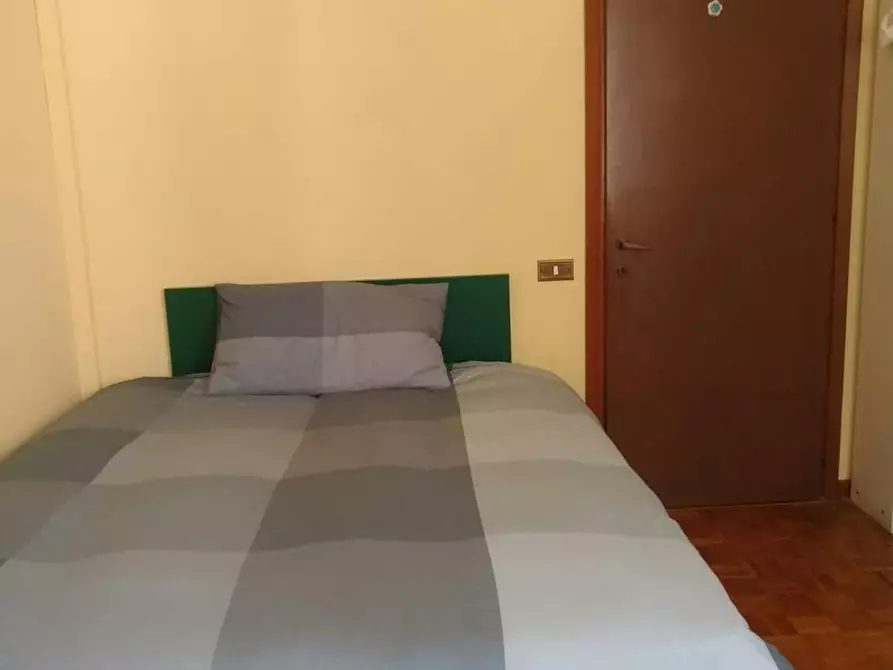 Immagine 2 di Camera in affitto  in Via Montello a Padova