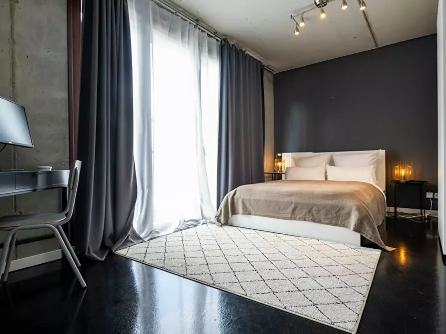 Immagine 1 di Appartamento in affitto  in Linienstraße a Berlin