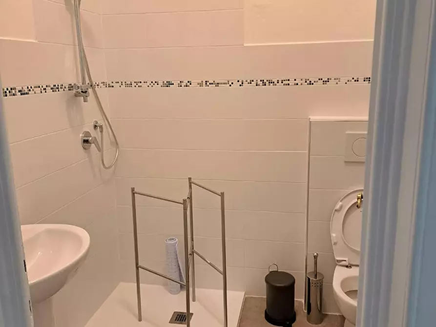 Immagine 6 di Camera in affitto  in Via Magenta a Firenze