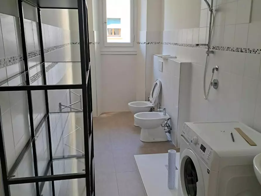 Immagine 9 di Camera in affitto  in Via Magenta a Firenze