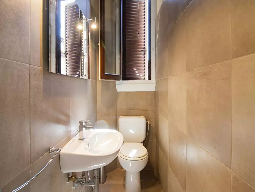 Immagine 3 di Camera in affitto  in Via Magenta a Firenze