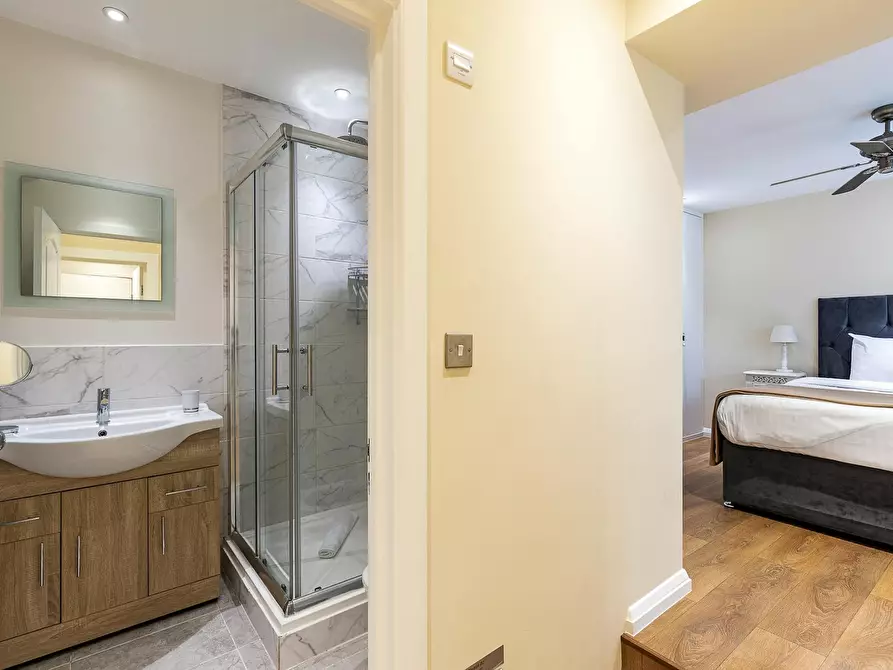 Immagine 6 di Appartamento in affitto  in Redcliffe Gardens a Kensington