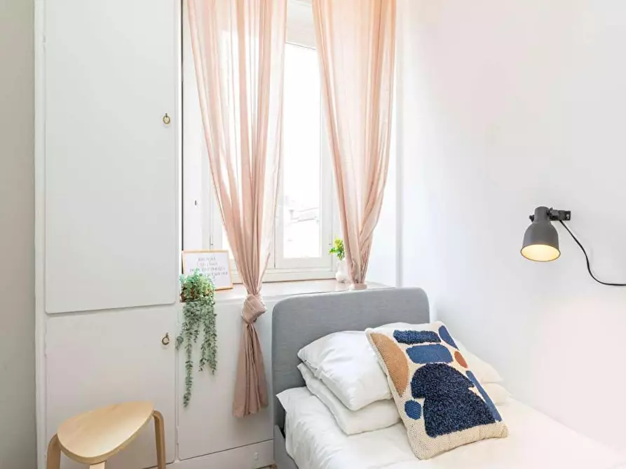 Immagine 3 di Camera in affitto  in Viale Romagna a Milano