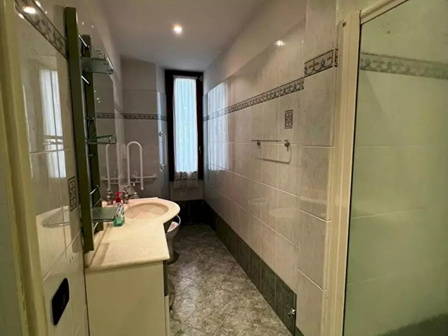 Immagine 10 di Camera in affitto  in Via Giuseppe La Farina a Firenze