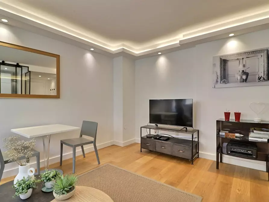 Immagine 2 di Appartamento in affitto  in Rue Desnouettes a Paris