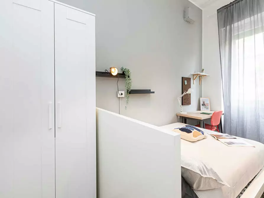 Immagine 5 di Camera in affitto  in Viale Emilio Caldara a Milano