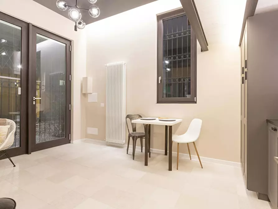 Immagine 8 di Casa indipendente in affitto  in Via Padova a Milano