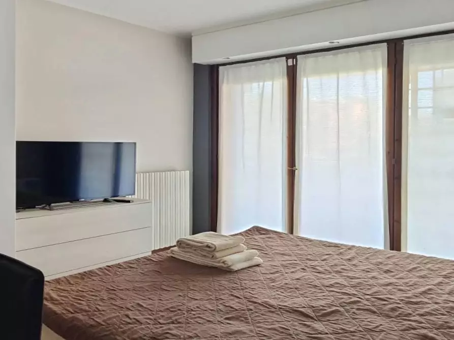 Immagine 3 di Camera in affitto  in Via Circonvallazione a Buccinasco