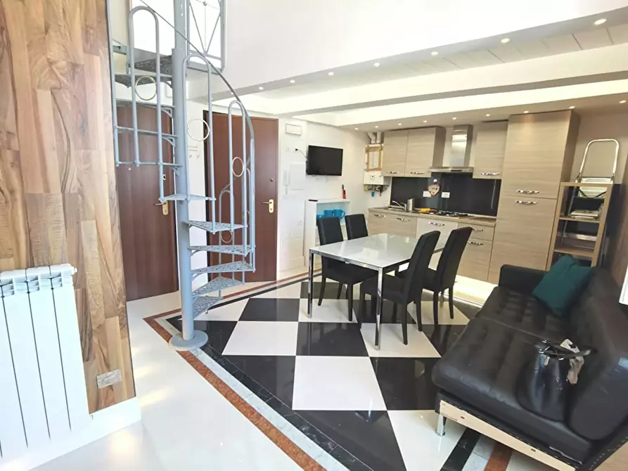 Immagine 7 di Camera in affitto  in Via Magenta a Firenze