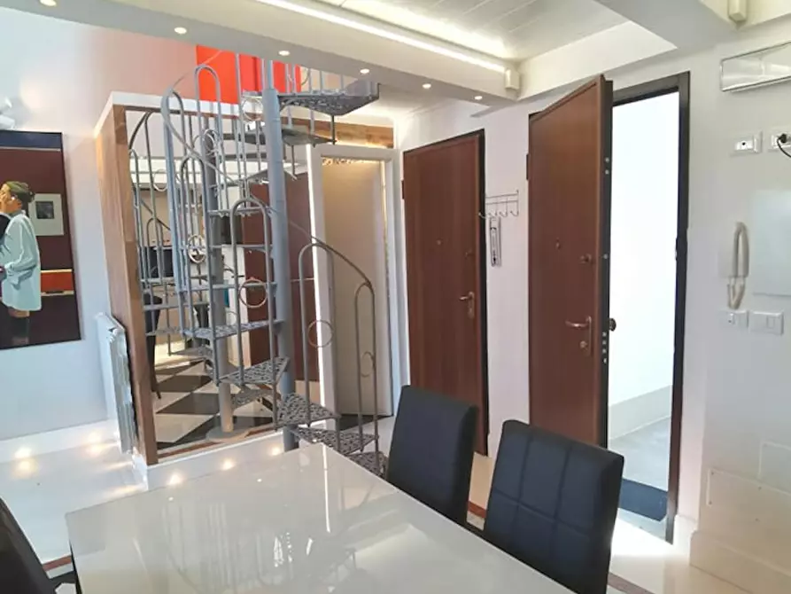 Immagine 3 di Camera in affitto  in Via Magenta a Firenze