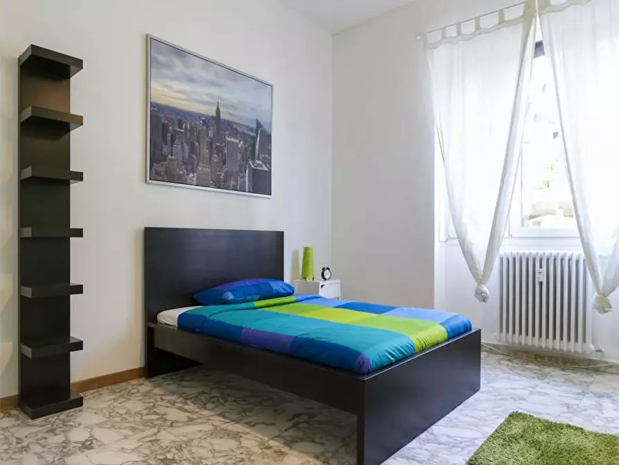 Immagine 1 di Camera in affitto  in Via Vincenzo Monti a Milano
