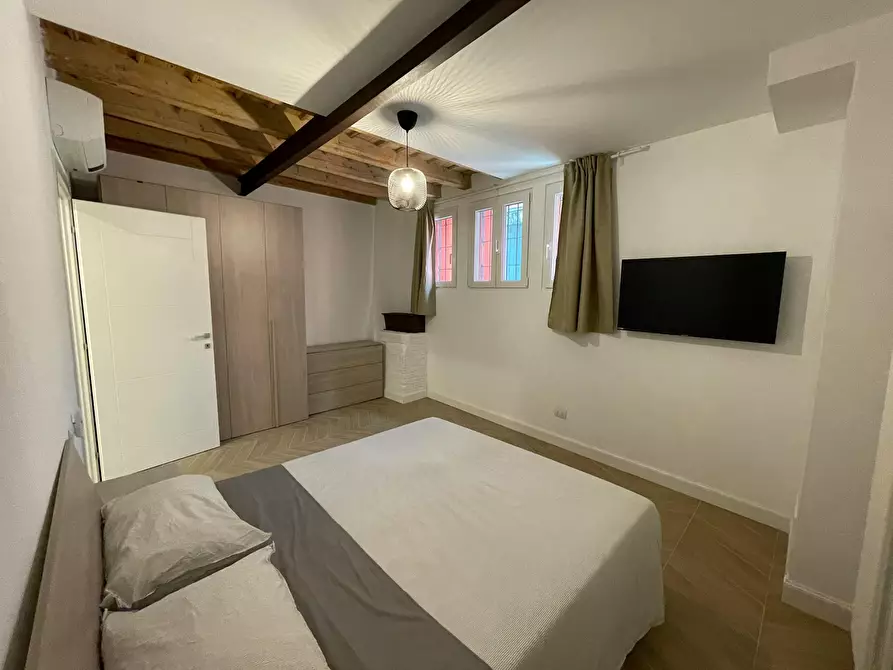 Immagine 8 di Appartamento in affitto  in Via Biella a Milano