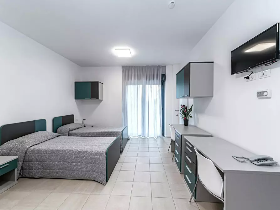 Immagine 2 di Camera condivisa in affitto  in Piazza Pietro Francesco Guala a Torino