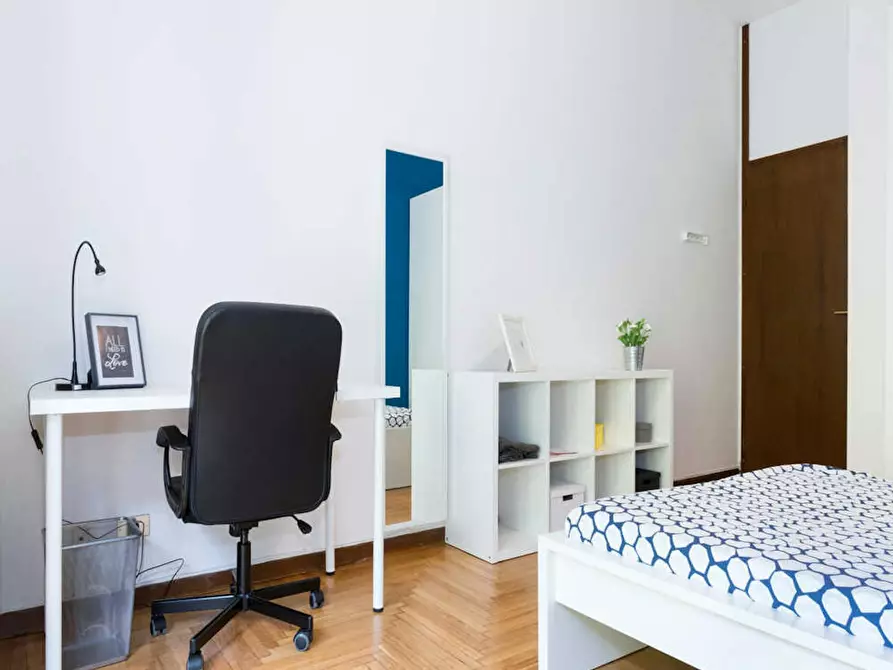 Immagine 6 di Camera in affitto  in Viale Renato Serra a Milano