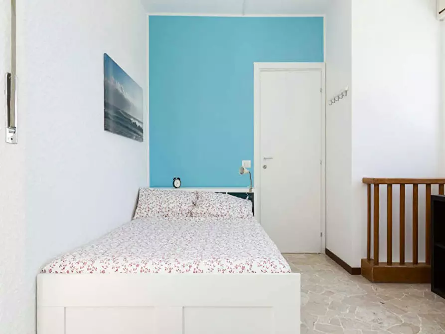 Immagine 1 di Camera in affitto  in Via dei Salici a Buccinasco