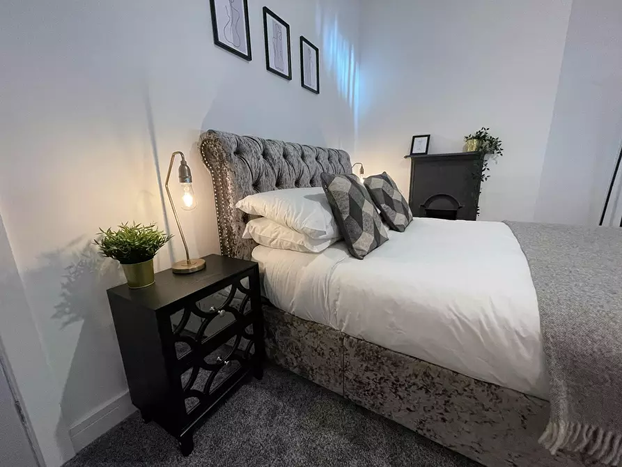 Immagine 9 di Casa indipendente in affitto  in Crescent Avenue a 