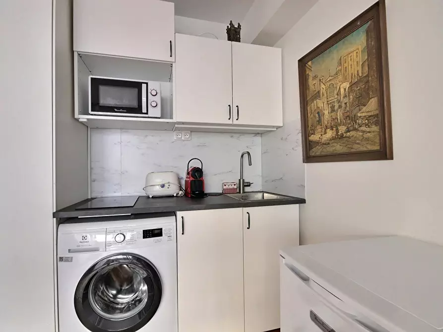 Immagine 8 di Appartamento in affitto  in Rue Augereau a Paris 07