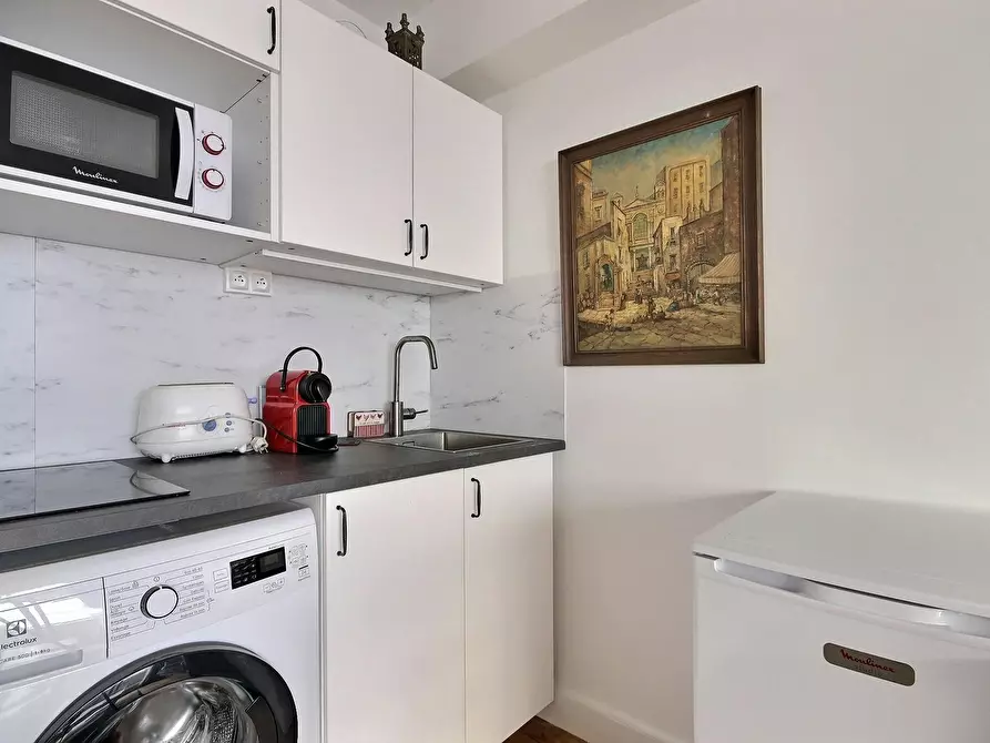 Immagine 7 di Appartamento in affitto  in Rue Augereau a Paris 07