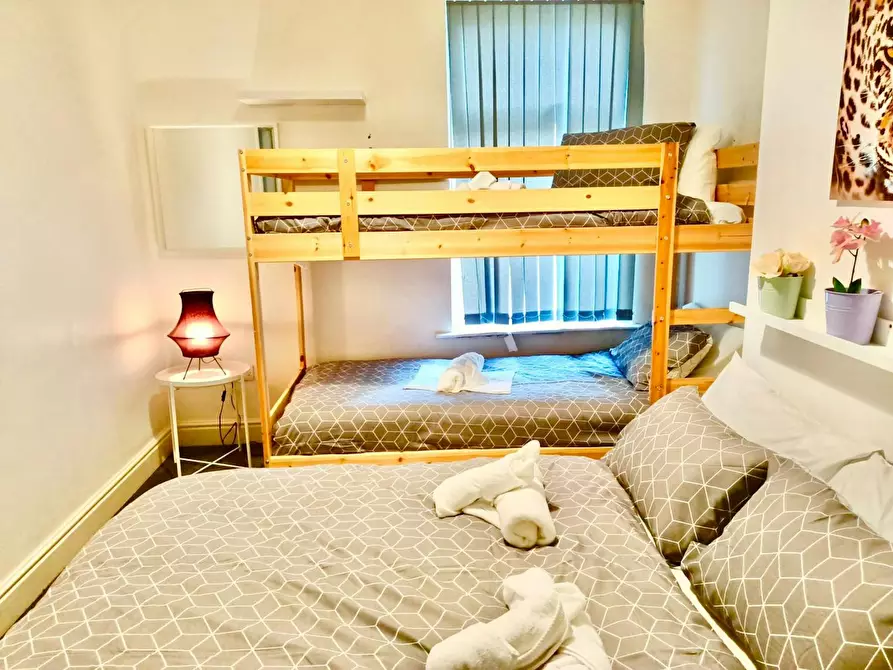 Immagine 6 di Casa indipendente in affitto  in Belmont Road a 