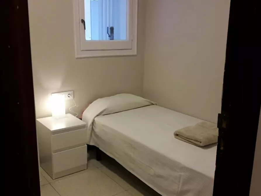 Immagine 2 di Camera in affitto  in Via Augusta a Barcelona