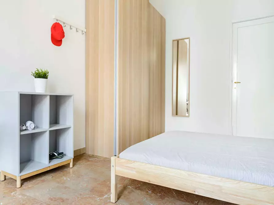 Immagine 5 di Camera in affitto  in Viale Andrea Doria a Milano