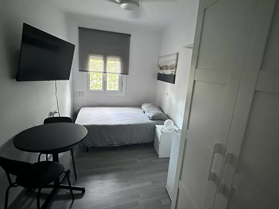 Immagine 2 di Camera in affitto  in Via Favència a Barcelona