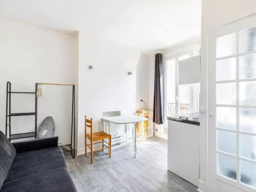 Immagine 4 di Appartamento in affitto  in Rue Feutrier a Paris 18