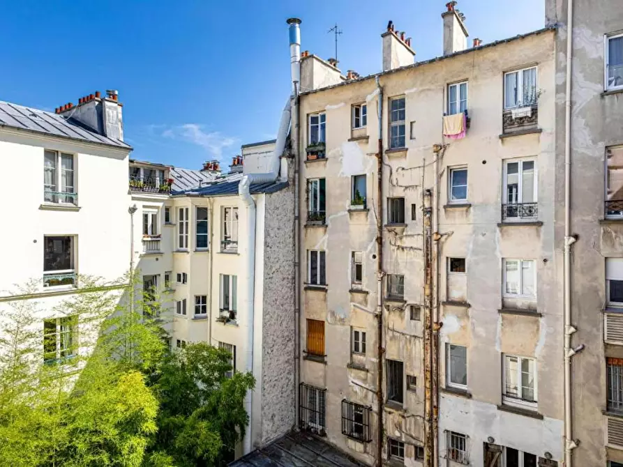 Immagine 9 di Appartamento in affitto  in Rue Feutrier a Paris 18