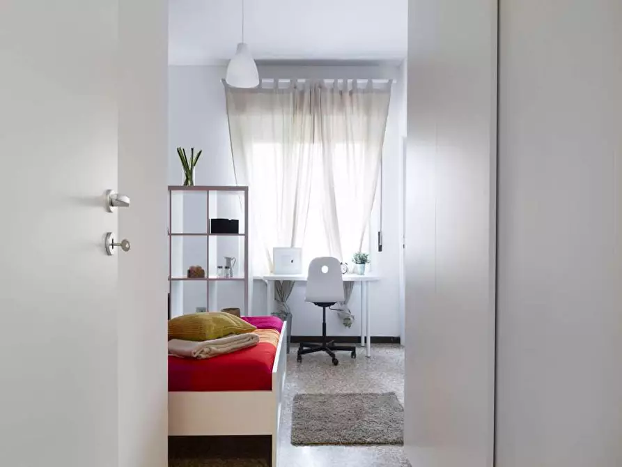 Immagine 4 di Camera in affitto  in Viale Carlo Espinasse a Milano