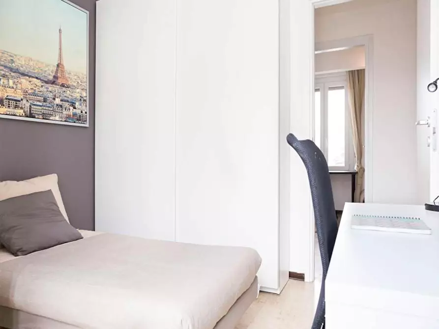 Immagine 2 di Camera in affitto  in Viale Carlo Espinasse a Milano