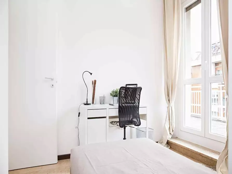 Immagine 3 di Camera in affitto  in Viale Carlo Espinasse a Milano