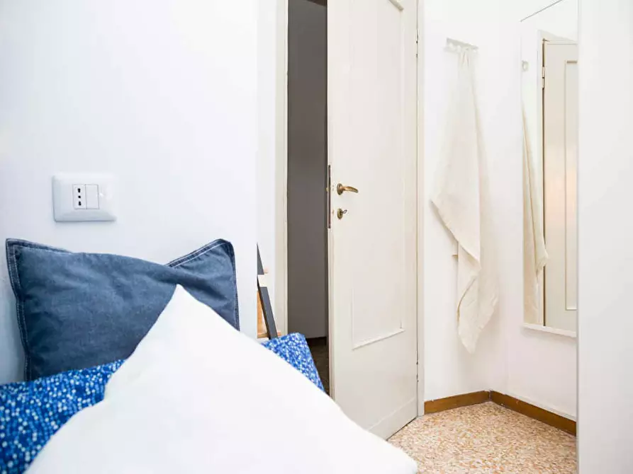 Immagine 2 di Camera in affitto  in Viale Carlo Espinasse a Milano