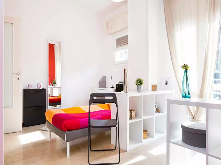 Immagine 3 di Camera in affitto  in Viale Carlo Espinasse a Milano