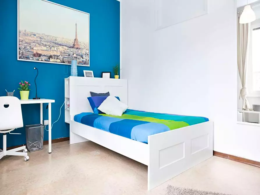 Immagine 2 di Camera in affitto  in Viale Carlo Espinasse a Milano