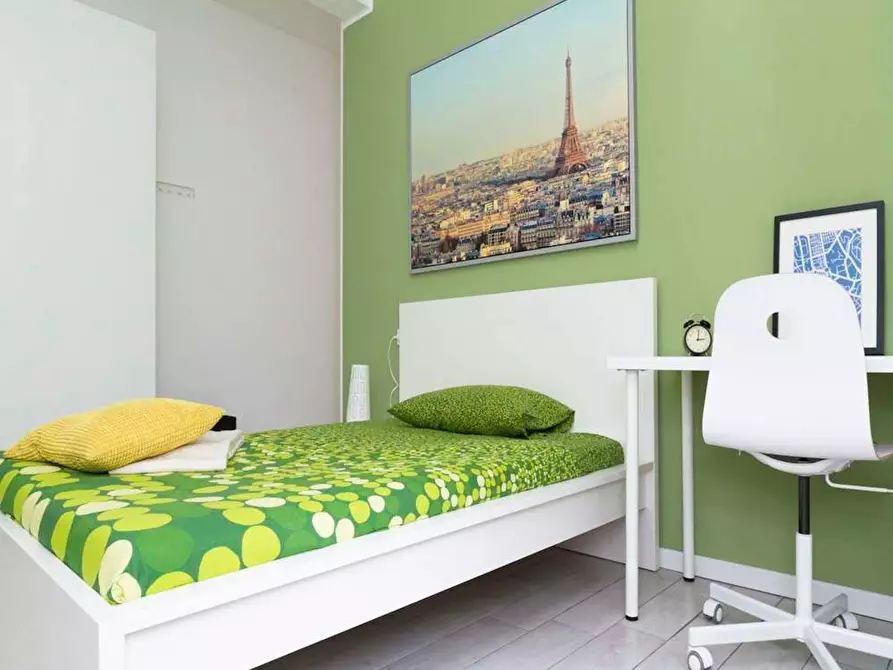 Immagine 2 di Camera in affitto  in Viale Carlo Espinasse a Milano