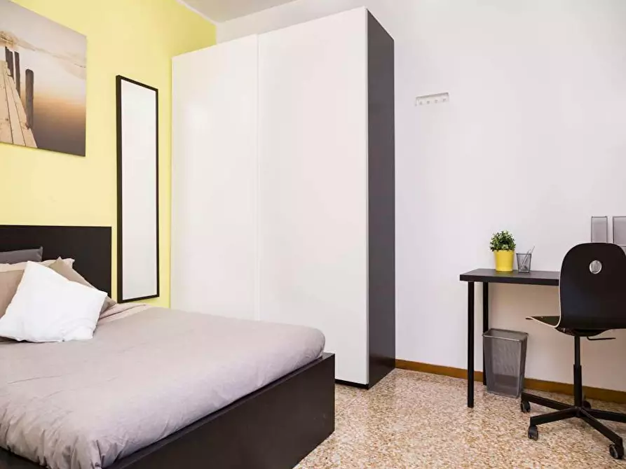 Immagine 4 di Camera in affitto  in Viale Carlo Espinasse a Milano