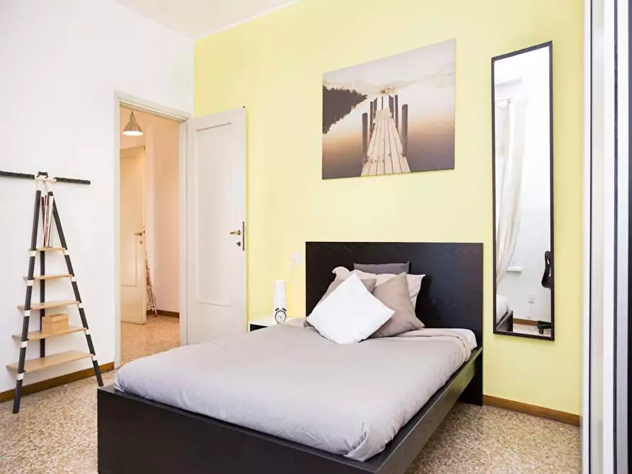 Immagine 1 di Camera in affitto  in Viale Carlo Espinasse a Milano