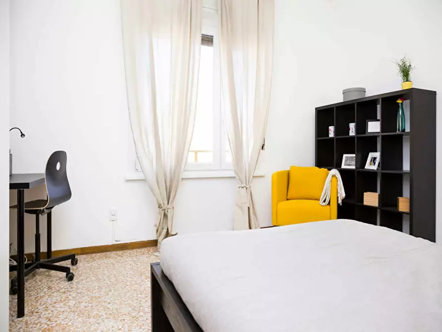 Immagine 6 di Camera in affitto  in Viale Carlo Espinasse a Milano