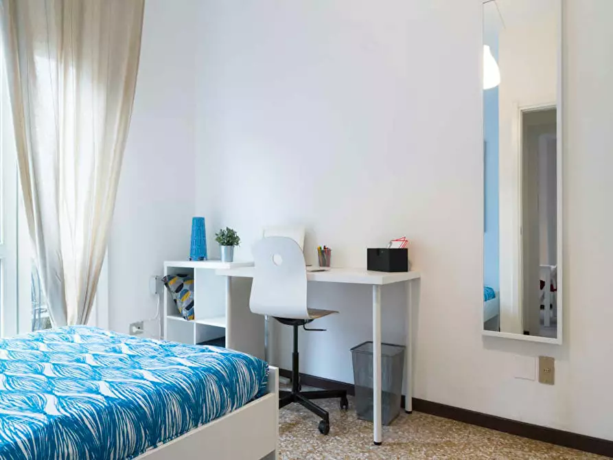 Immagine 10 di Camera in affitto  in Viale Carlo Espinasse a Milano