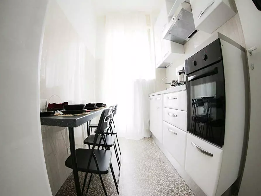 Immagine 3 di Camera in affitto  in Via Vetta D'Italia a Milano